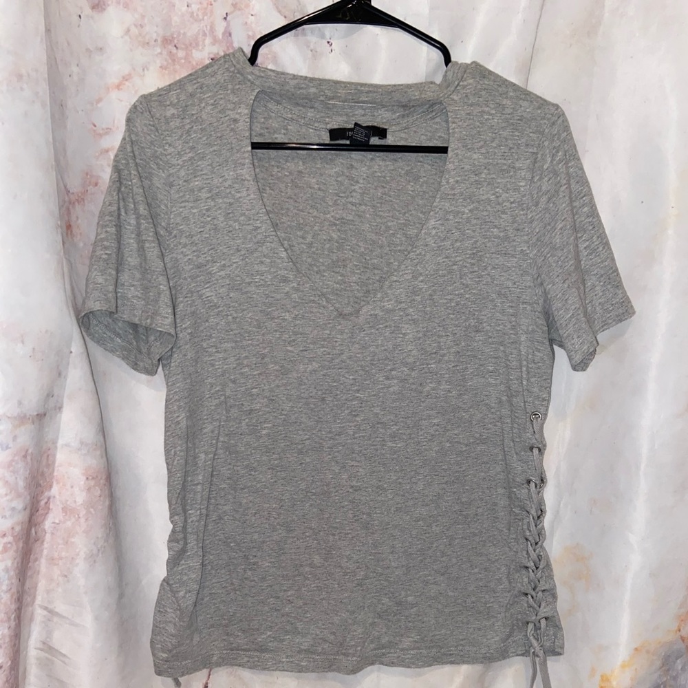 Cute lace up t with choker 👚